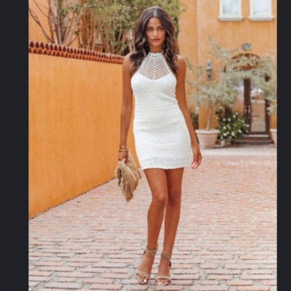 NWOT! VICI Baru Crochet Halter Mini Dress Cream Color Junior's L or Women's M - Picture 3 of 12